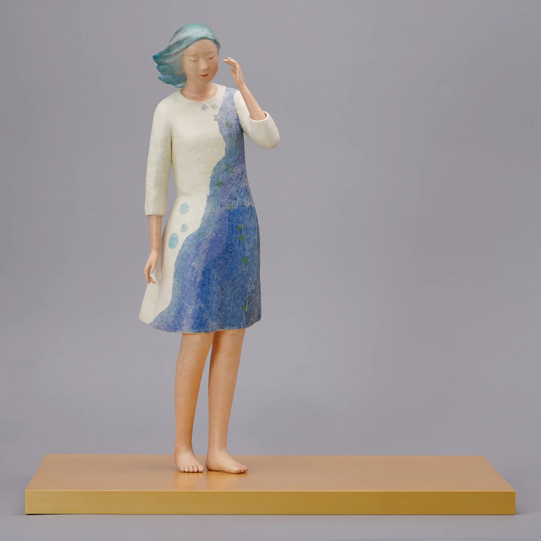 photo Doll Formed with Tōso Over Wooden Core and Covered with Paper "Late Summer"