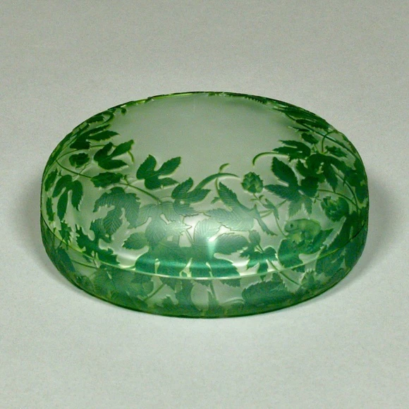 Glass Covered Vessel "Japanese Hop"
