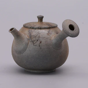 Teapot with Sharkskin-like Glaze and Mogake