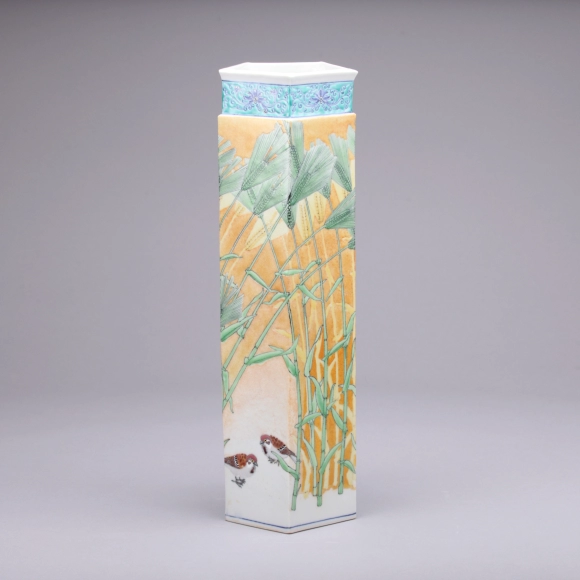 Flower Vase with Overglaze Enamel and Bakushu (Wheat Autumn) Design