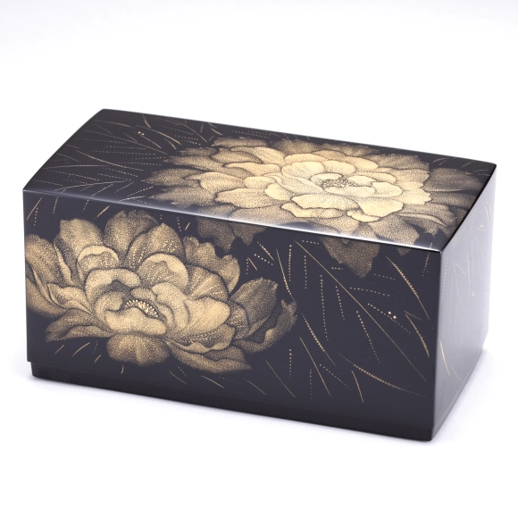 Box with design in chinkin "Peony"