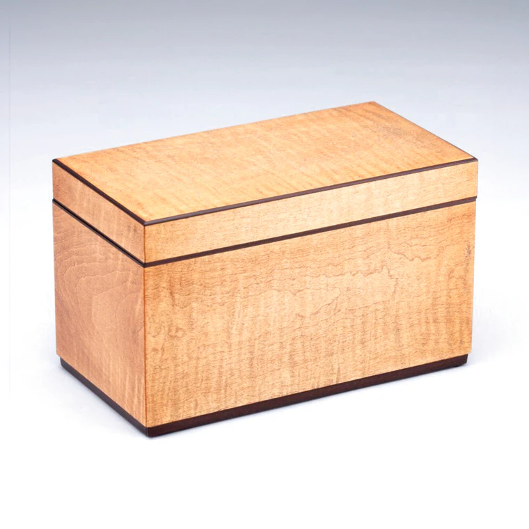 photo Box of maple wood finished in wiped urushi