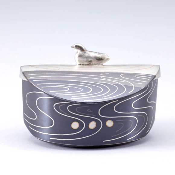 切嵌象嵌接合せ銀鑞流し花器「想い」(御前 智子)｜ギャラリージャパン