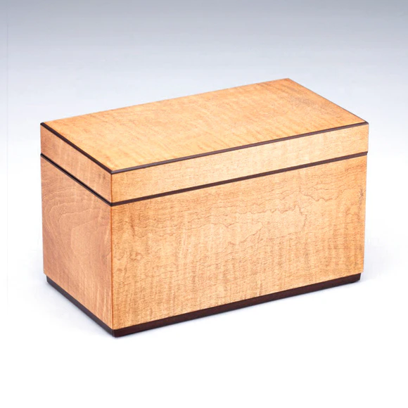 Box of maple wood finished in wiped urushi