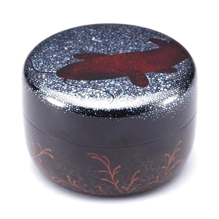 photo Flat Tea Caddy with Catfish Design in Makie