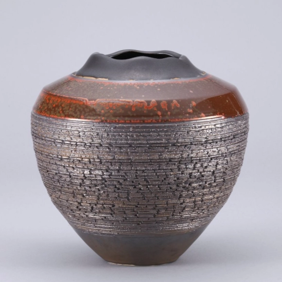 Vase with Layer Patterns "VOLCANO"