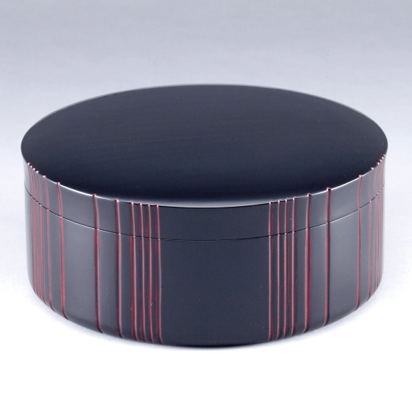 Kanshitsu covered box "Silently"