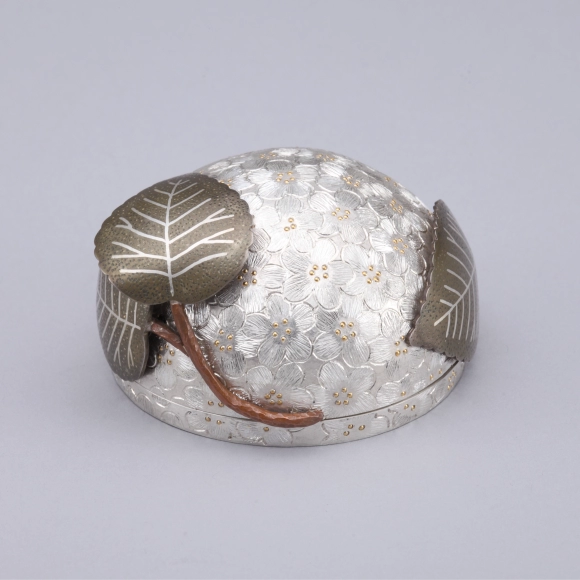 Covered Vessel with Inlay "Japanese Snowball"