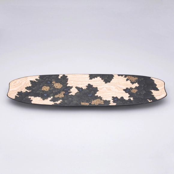 Tray with Small Chrysanthemum Design in Makie on Plain Wood Surface