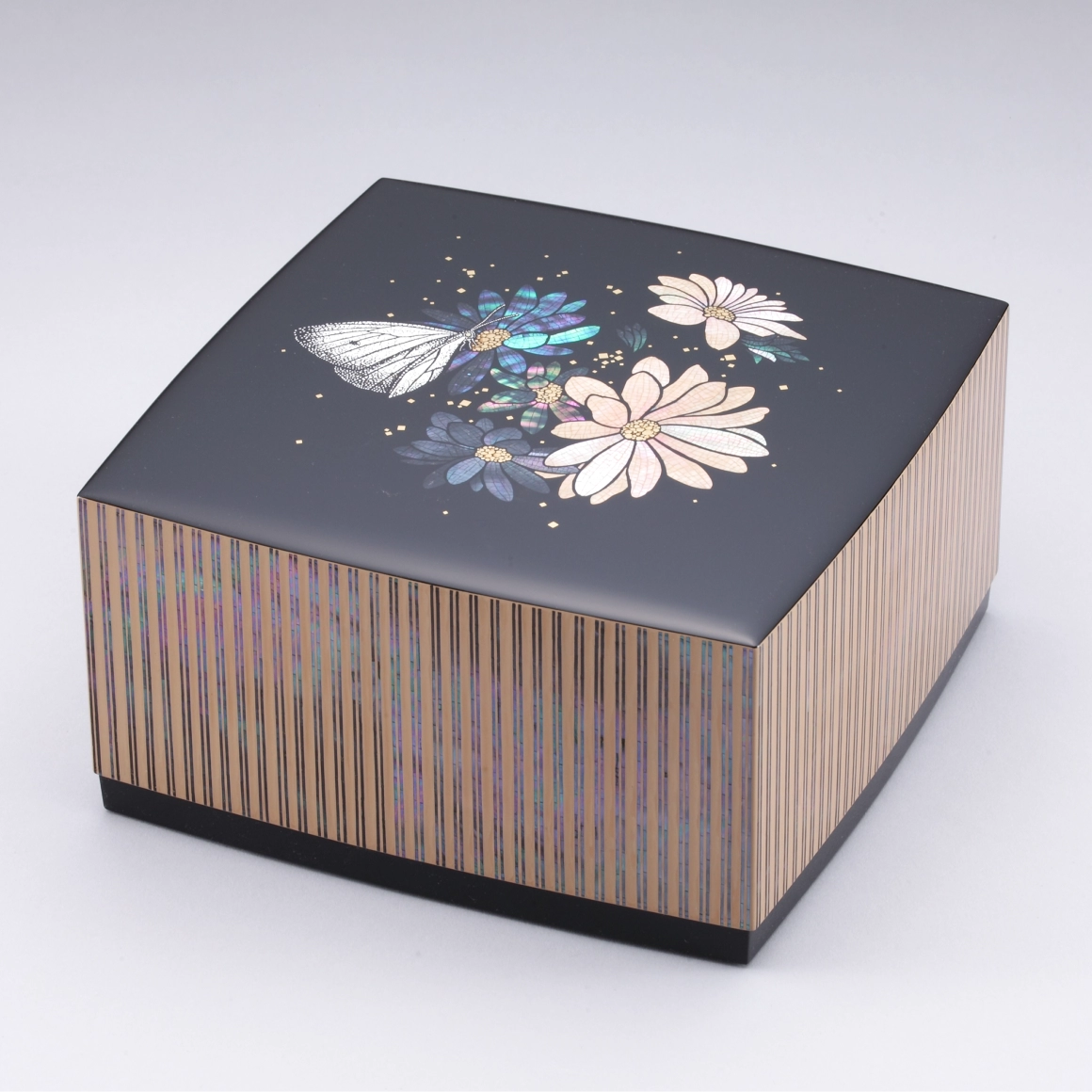 色蒔絵菓子盆　魚水模様　道夫作　漆芸　共箱 m_2x_98686_9af13c64622f66a6d8f