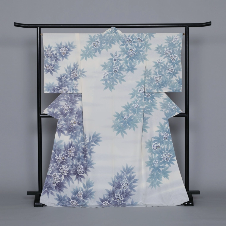 photo Formal Kimono with Design in Yūzen Dyeing "Blue Array"