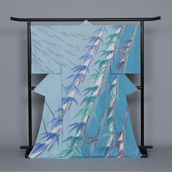 Formal Kimono with Design in Yūzen Dyeing "Hare's Foot Fern in the Valley"