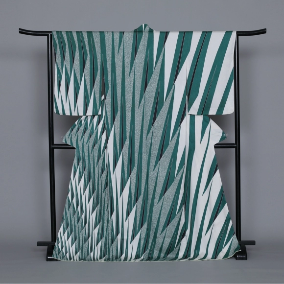 Formal Kimono with Design in Yūzen Dyeing "Green brilliance"