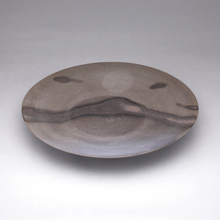 photo Suzu High-fired (Yakishime) Plate with Kiln Effects