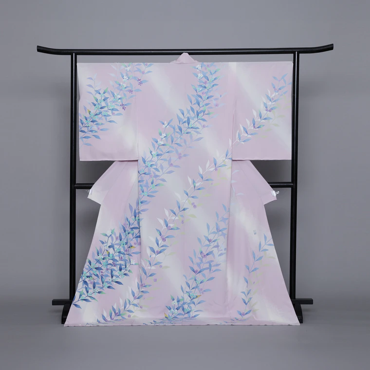 photo Formal Kimono with Design in Yūzen Dyeing "Song of the Wind"