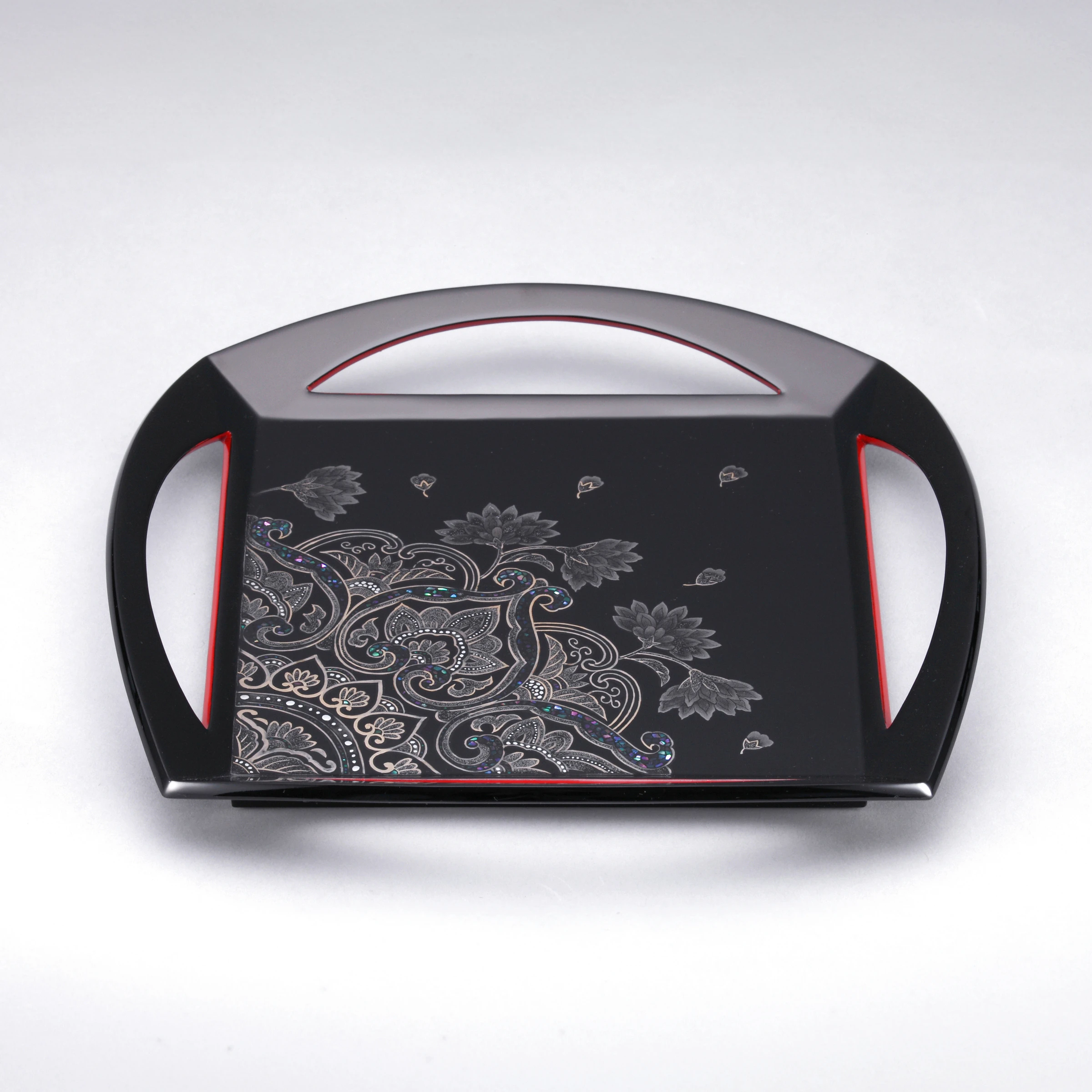 蒔絵干菓子盆唐花文 (Satomi Mizushiri ) ｜Gallery Japan