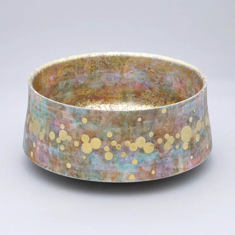 photo Bowl with Gold Decoration and Polychromy