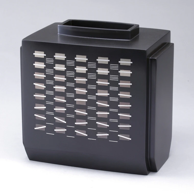 写真：象嵌花器「漸」