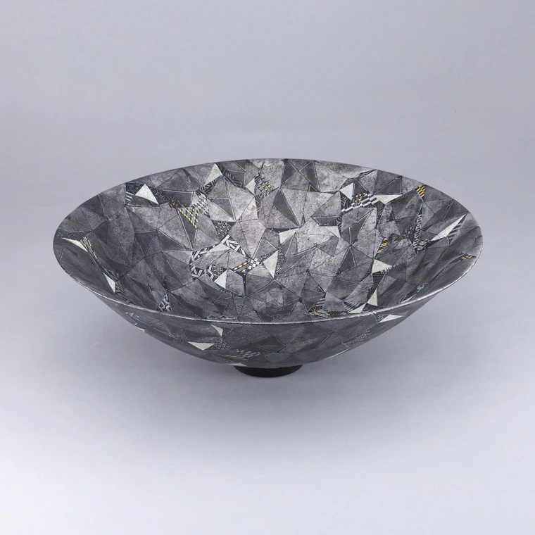 写真：幾何紋白金彩鉢