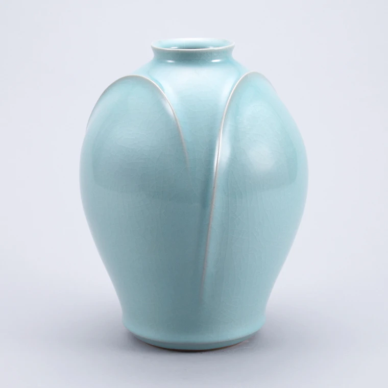 photo Jar with Celadon and Line Design