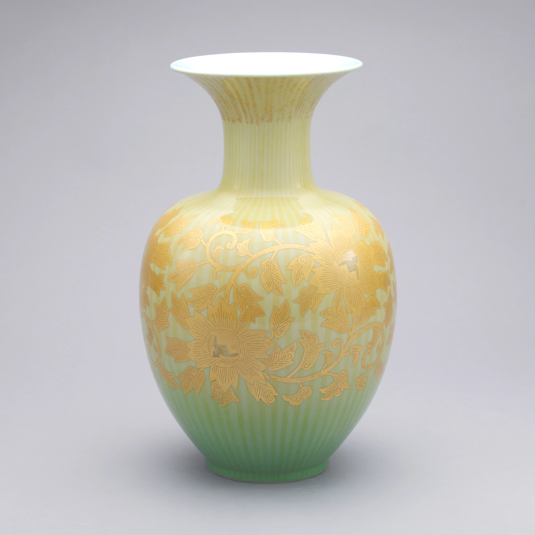 釉裏金彩牡丹唐草文 花瓶(吉田 美統)｜ギャラリージャパン