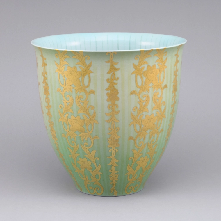 photo Flower Vase with Batik Design in Underglaze Gold