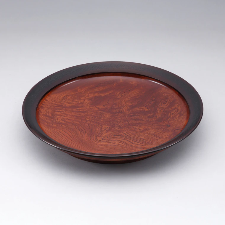photo Food Vessel of Zelkova Wood and Jindai Katsura Wood Used in Combination