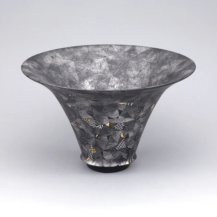 photo Flower Vase with Geometric Design in Platinum Painting