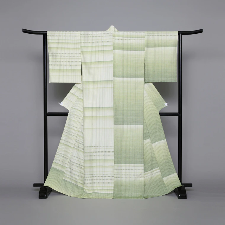 photo Kimono of Tsumugi "White Wisteria"