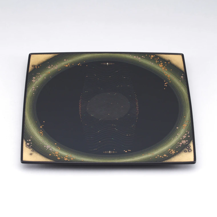 photo Lacquered Tray with Design in Chinkin "Joy"