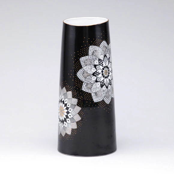 金白金細描彩花器