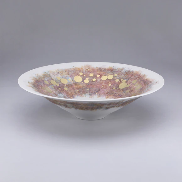Bowl with Gold Decoration and Polychromy