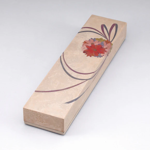 Box for Tanzaku with Design in Makie "Flower Bouquet"