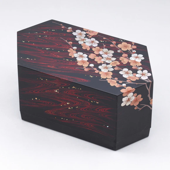 Hexagonal Box with Design in Makie "Early Spring"