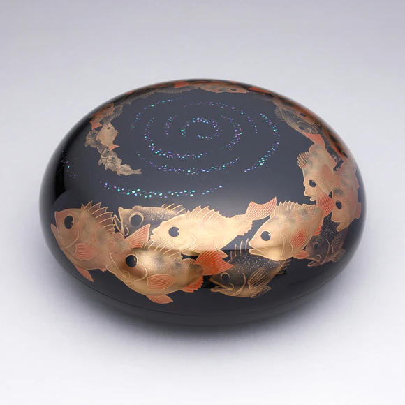 Covered Box with Design in Makie "Harbinger of Spring"