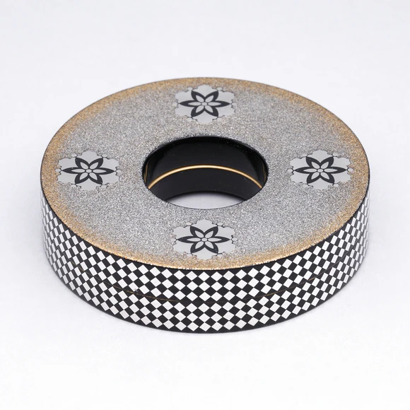 Incense Container with Design in Kirikane "A Flower"