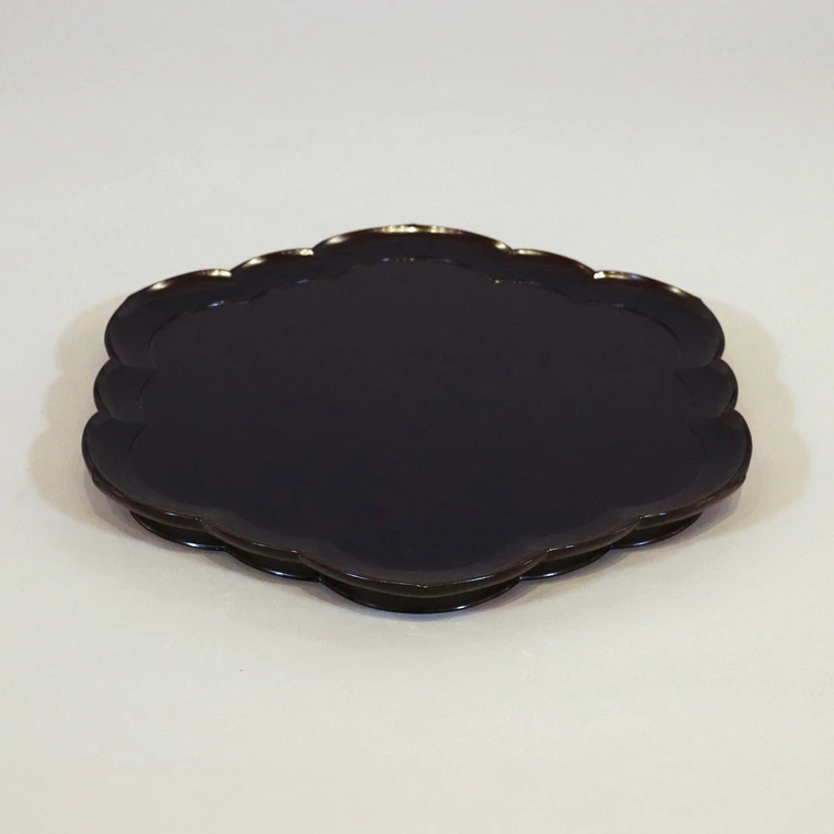 photo Flower-shaped Plate with Hinoki (Cypress), Yosegi, Meyase and Auspicious Design