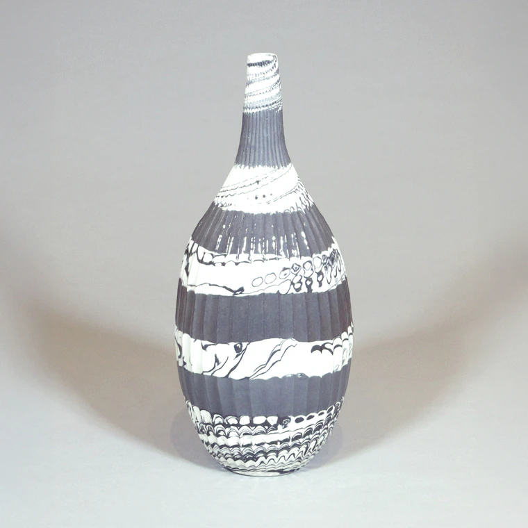 photo Flower Vase with Marbled Design and Shinogi (Fluting)