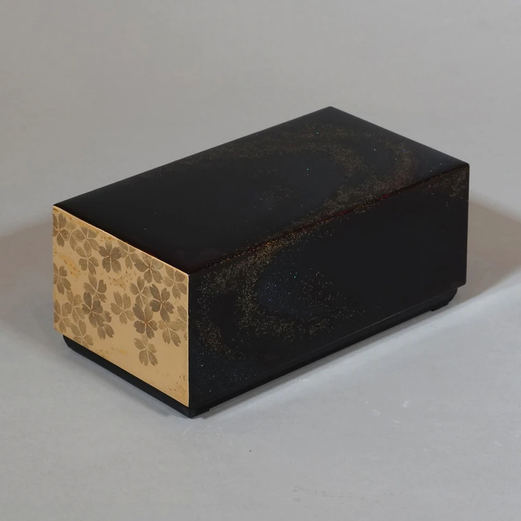 photo Box with Makie, "Hanaikada (Flower Raft)"