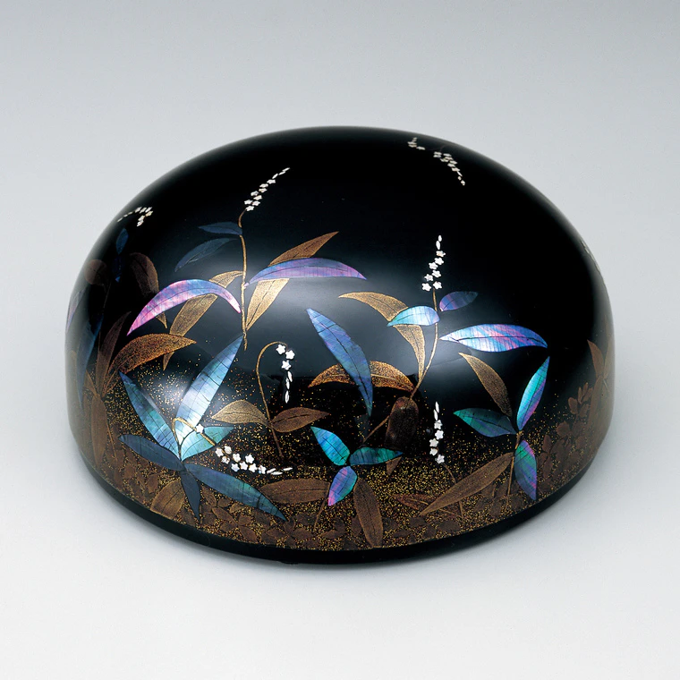 photo 螺鈿蒔絵合子「さくらたで」