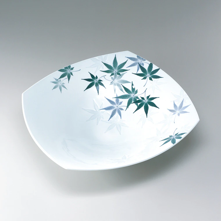 photo 染付彫鉢「夏木立」