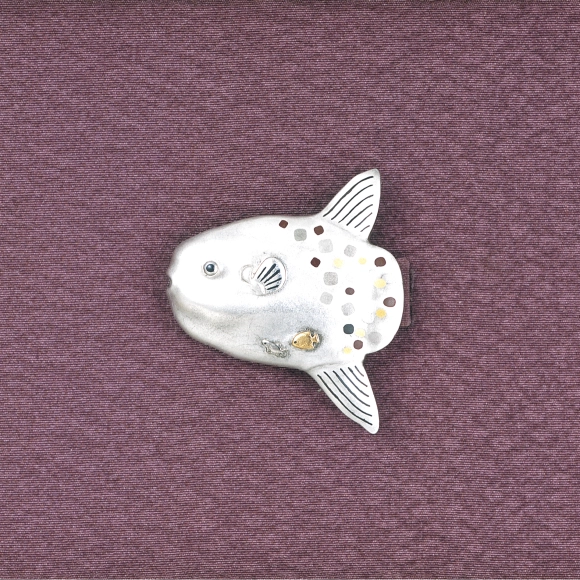 Silver Embossed Obi Sash Clip "Ocean Sunfish"