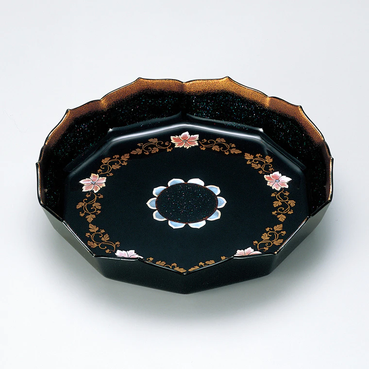 写真:蓮華乾漆盛器