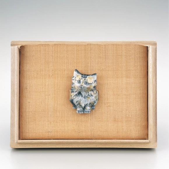 Silver Embossed Kitten Obi Sash Clip