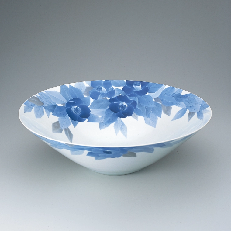 photo Bowl with Underglaze Blue Design "Camellia"