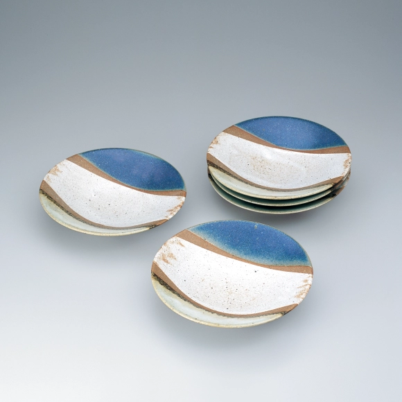 Set of Plates with Glaze in Kakewake Style