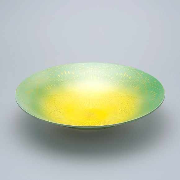 Plate with Design in Kirikane and Underglaze Gold