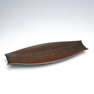 Plate of Walnut Wood with Raft Patterns Finished in Wiped Urushi