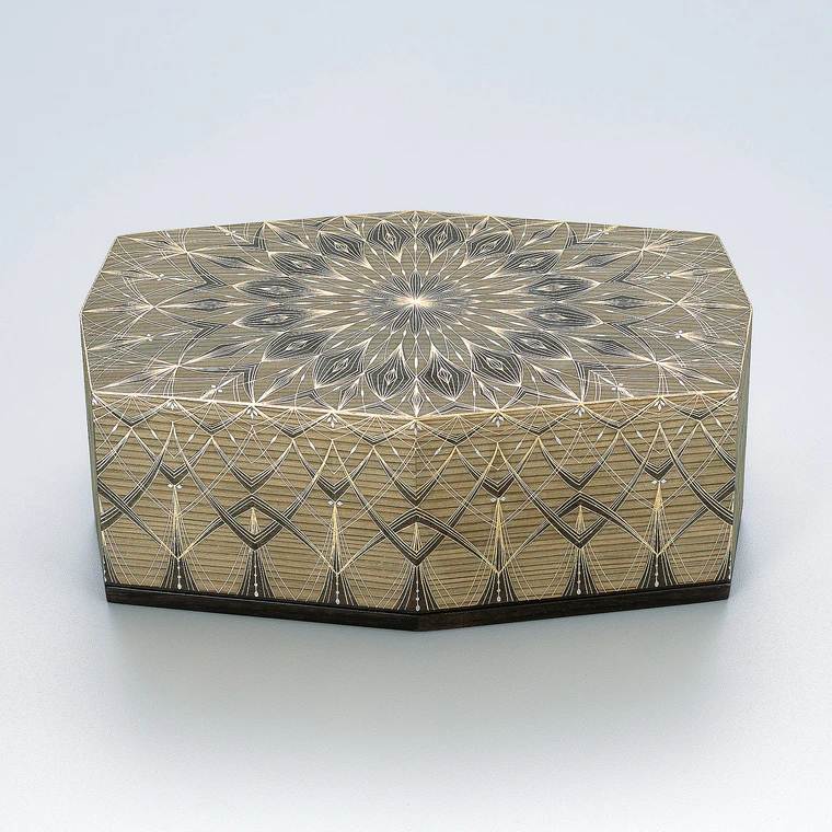 photo Coffer with Design in Kirikane "Good Fortune"