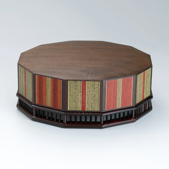 Twelve-sided Box of Jindai Zelkova Wood with Marquetry of Karaki